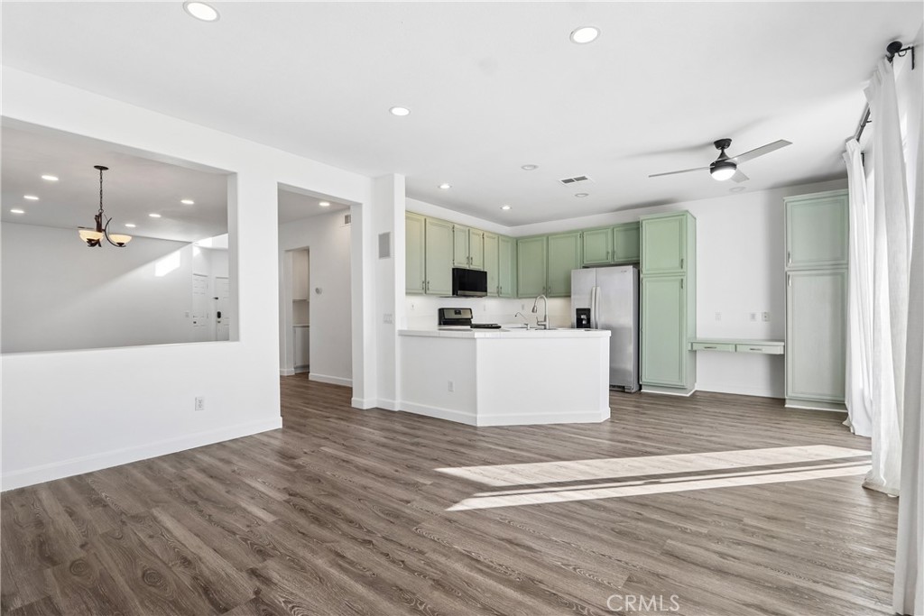 27707 Clio Lane, Canyon Country, CA 91351