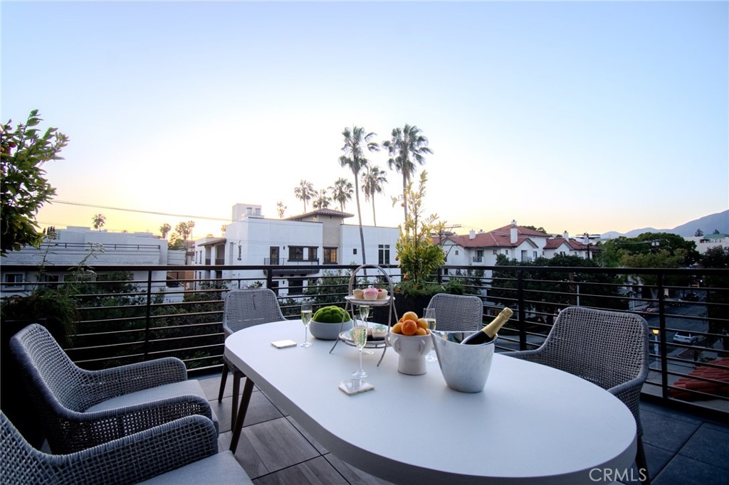 150 S Oak Knoll Avenue, #205, Pasadena, CA 91101