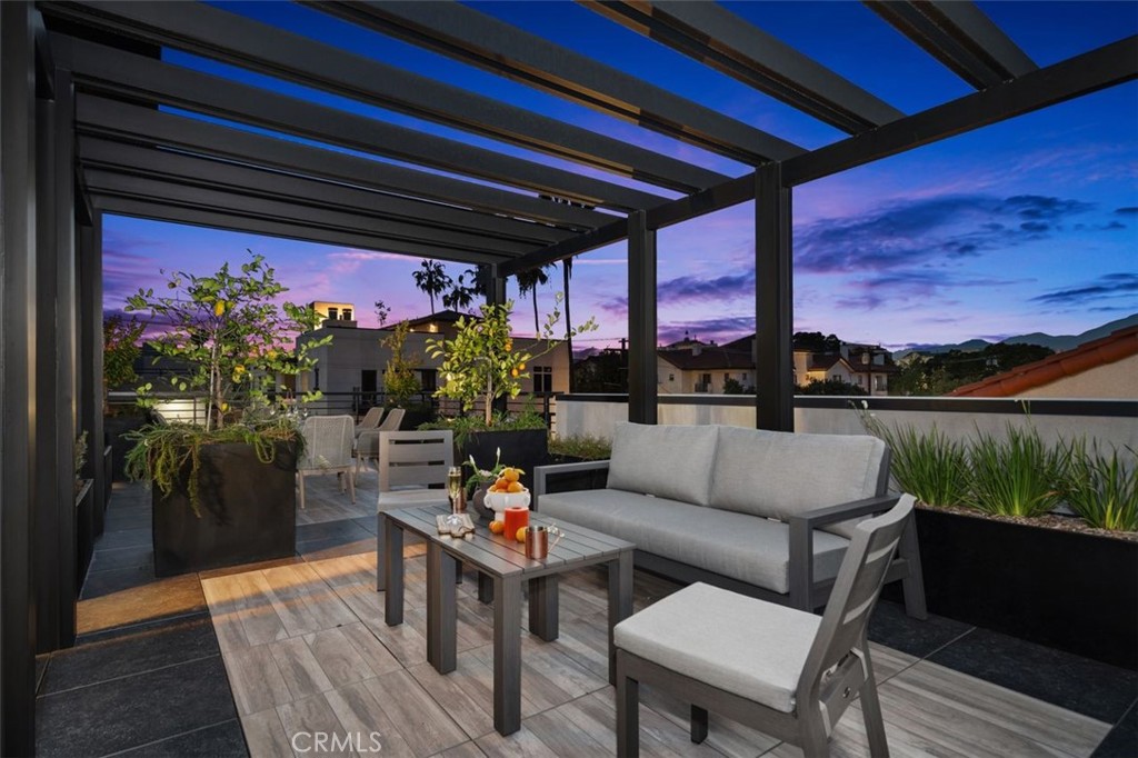 150 S Oak Knoll Avenue, #205, Pasadena, CA 91101