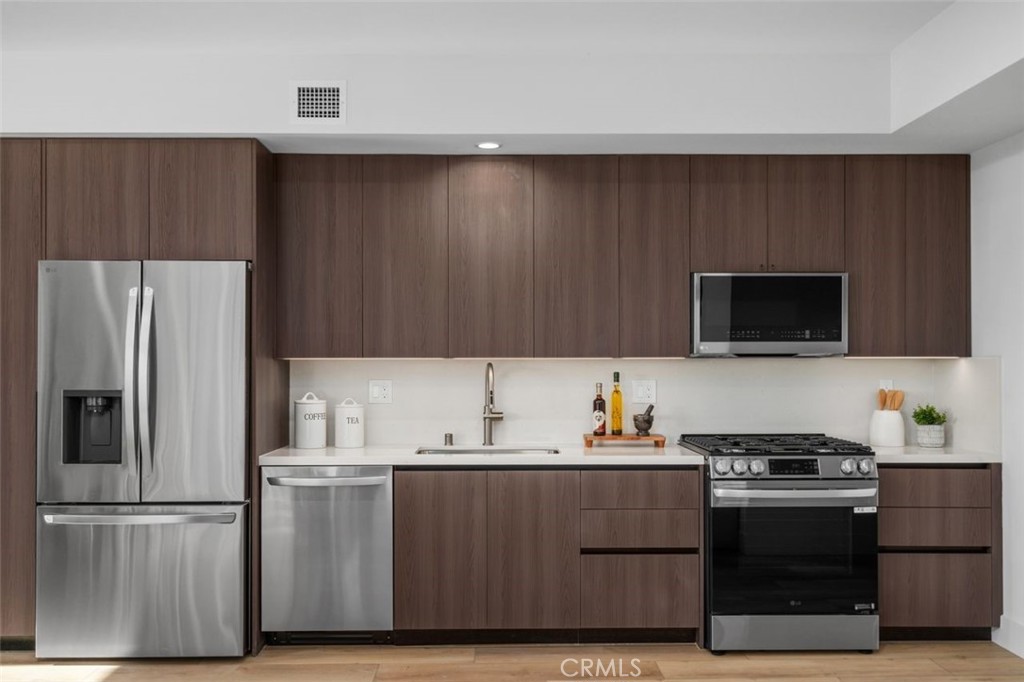 150 S Oak Knoll Avenue, #205, Pasadena, CA 91101