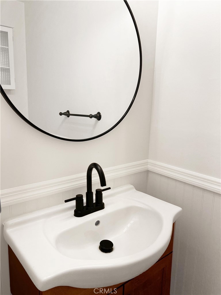Bedroom #1 ensuite bathroom