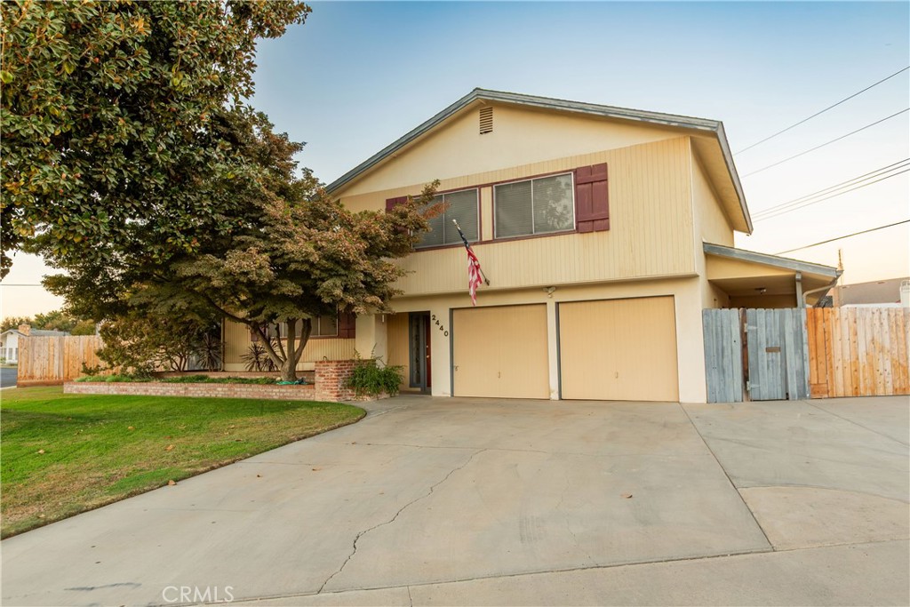 2440 E Howard, Visalia, CA 93292 2440 E Howard, Visalia, CA 93292