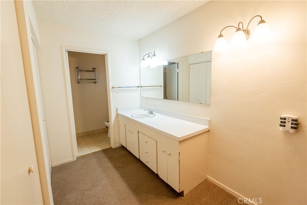 2440 E Howard, Visalia, CA 93292