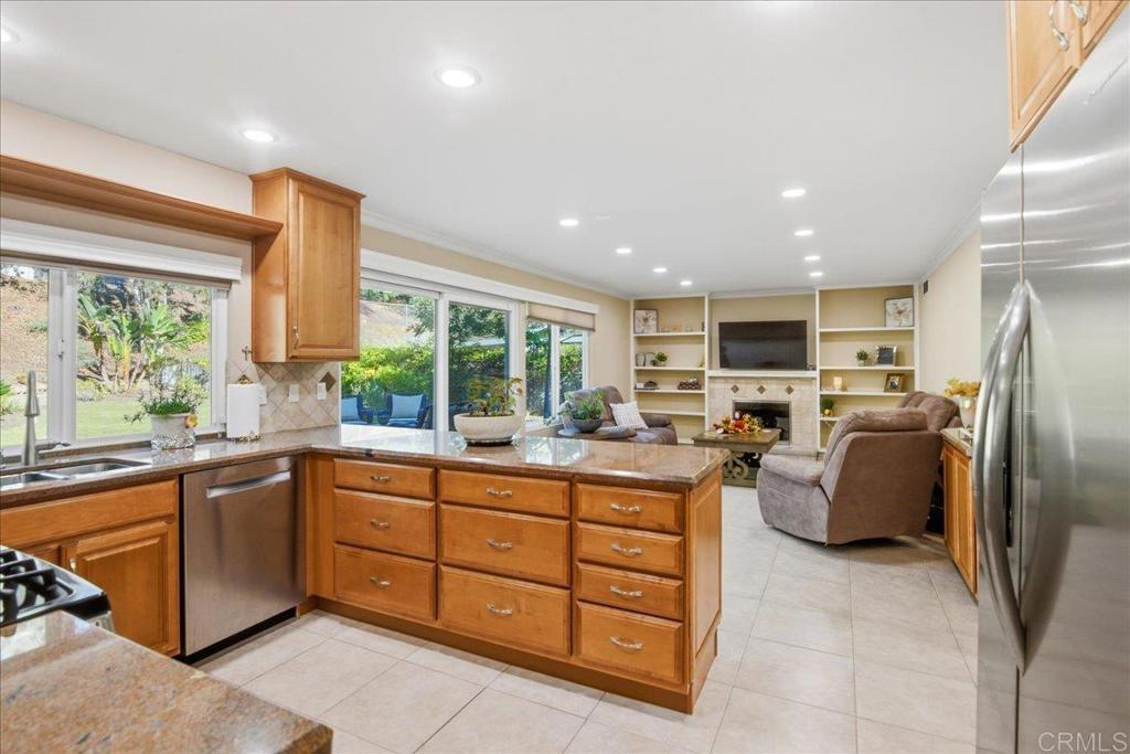 1695 Arnheim CT, El Cajon, CA 92021