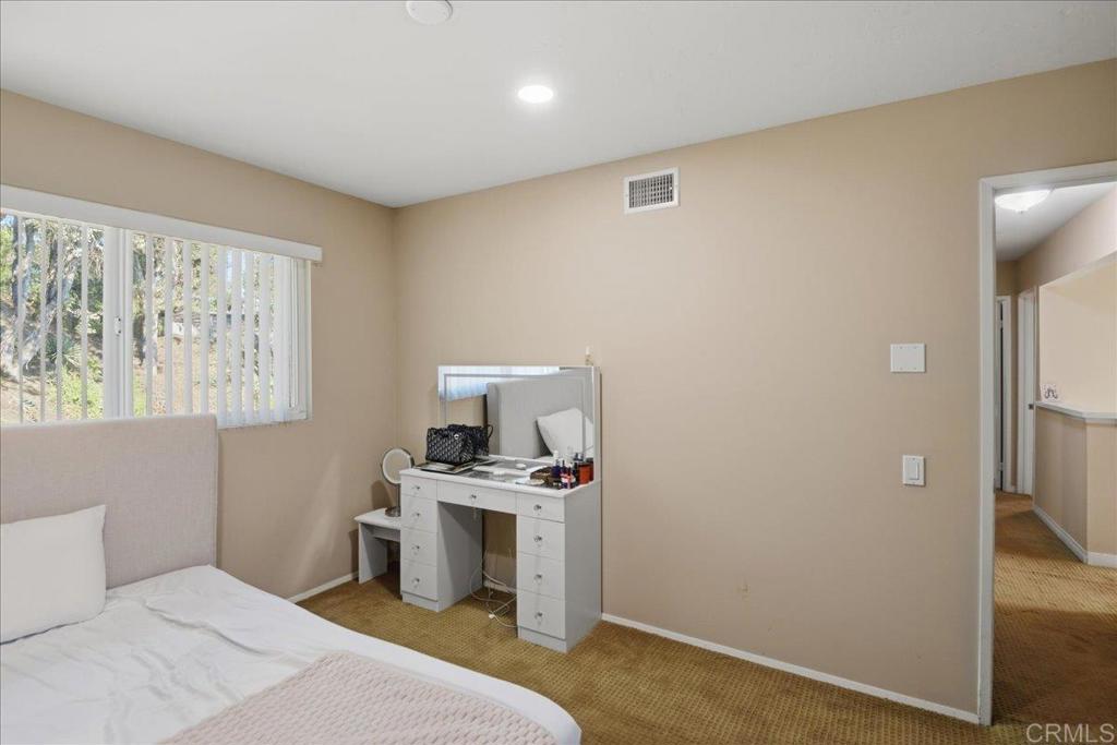 1695 Arnheim CT, El Cajon, CA 92021