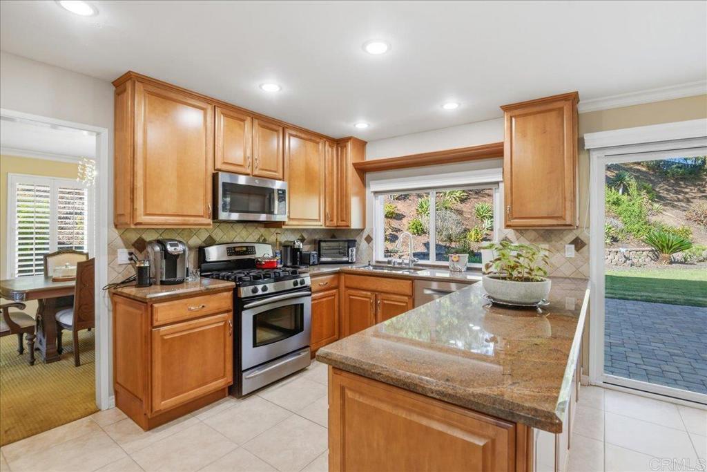 1695 Arnheim CT, El Cajon, CA 92021