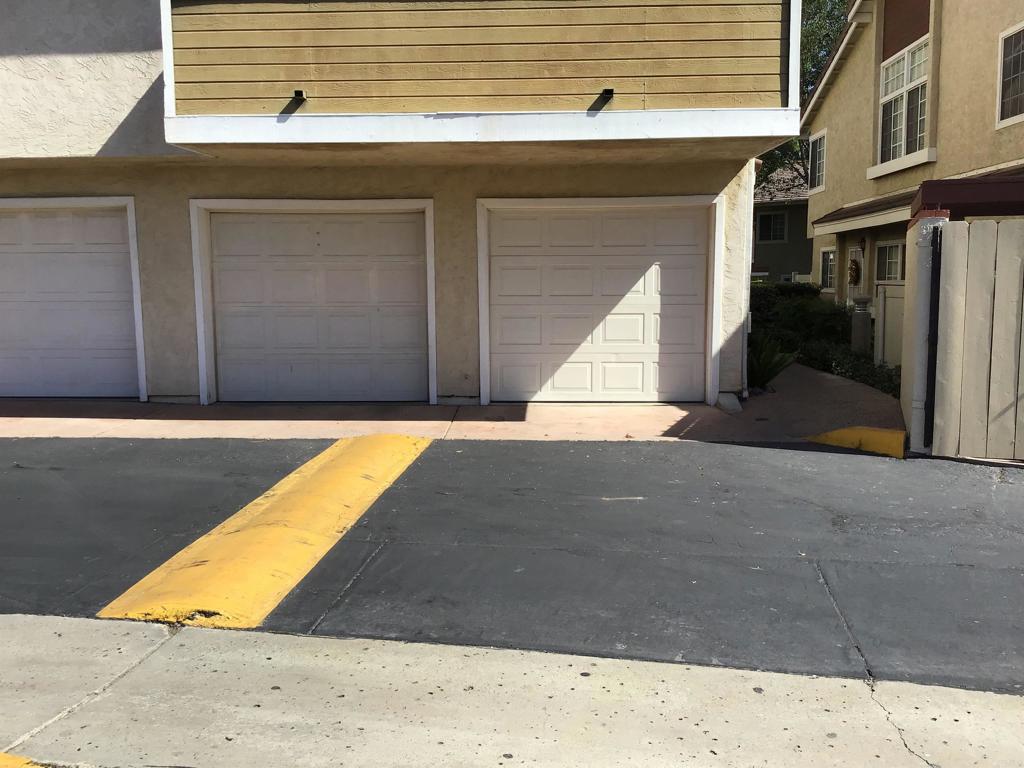 Middle garage