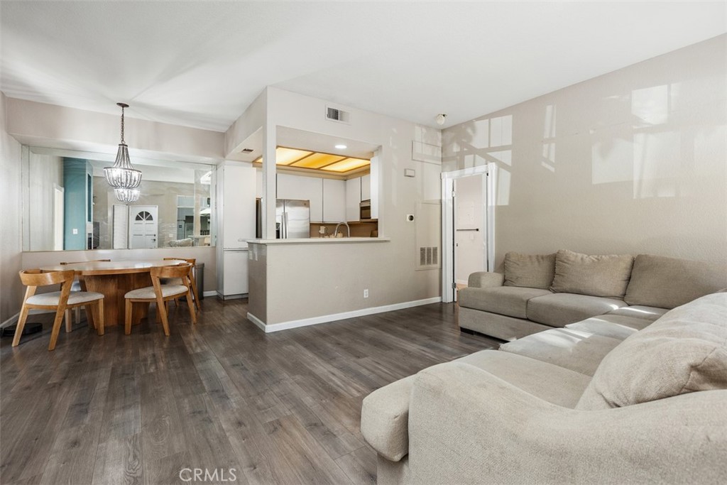 109 Cinnamon Teal, Aliso Viejo, CA 92656 109 Cinnamon Teal, Aliso Viejo, CA 92656