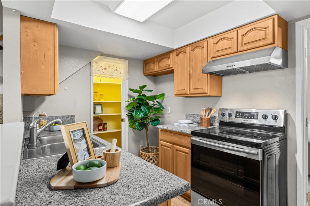 7650 College Drive, Stanton, CA 90680