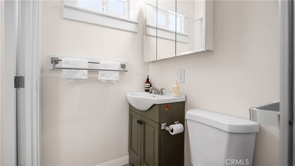 Bathroom 2.