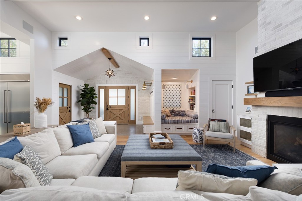 14041 Windsor Place, North Tustin, CA 92705