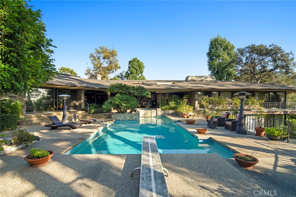 1458 Hillcrest, Pasadena, CA 91106