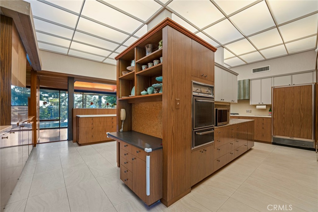 1458 Hillcrest, Pasadena, CA 91106
