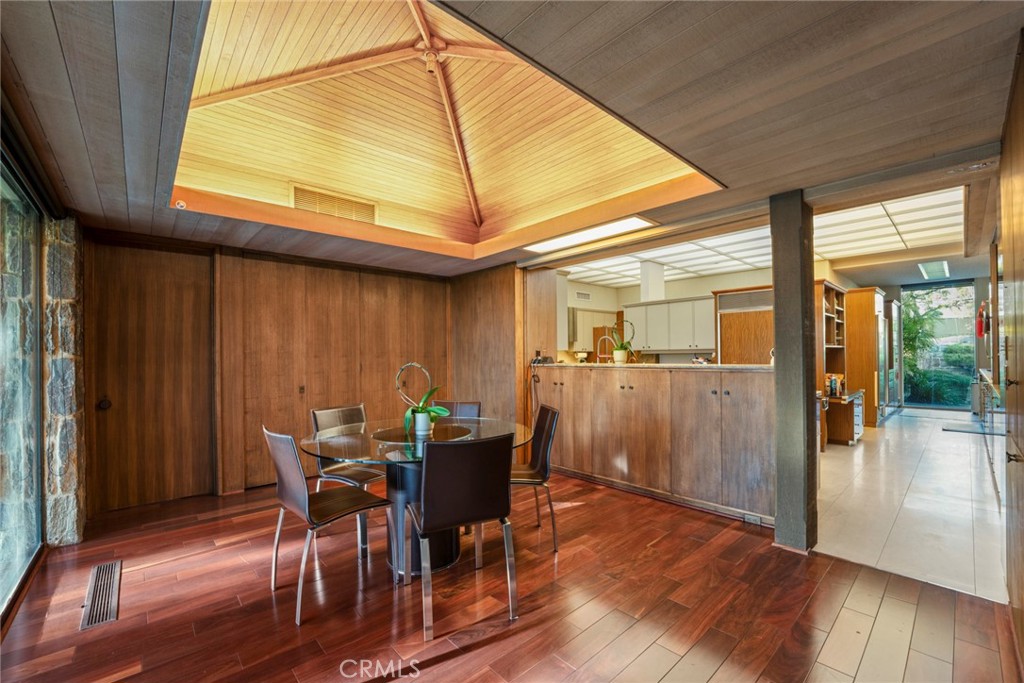 1458 Hillcrest, Pasadena, CA 91106