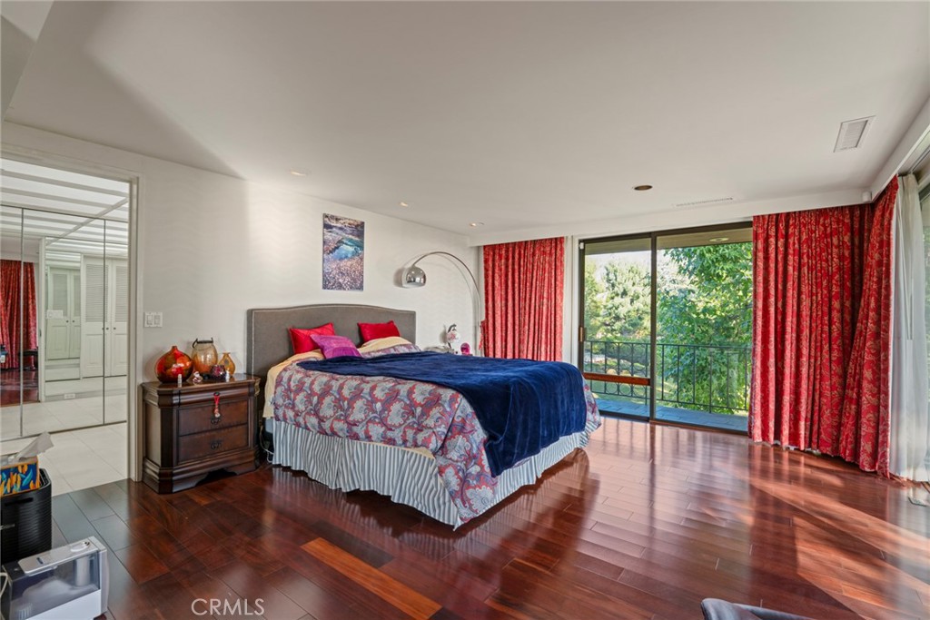 1458 Hillcrest, Pasadena, CA 91106