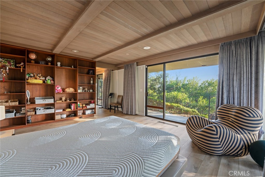 1458 Hillcrest, Pasadena, CA 91106