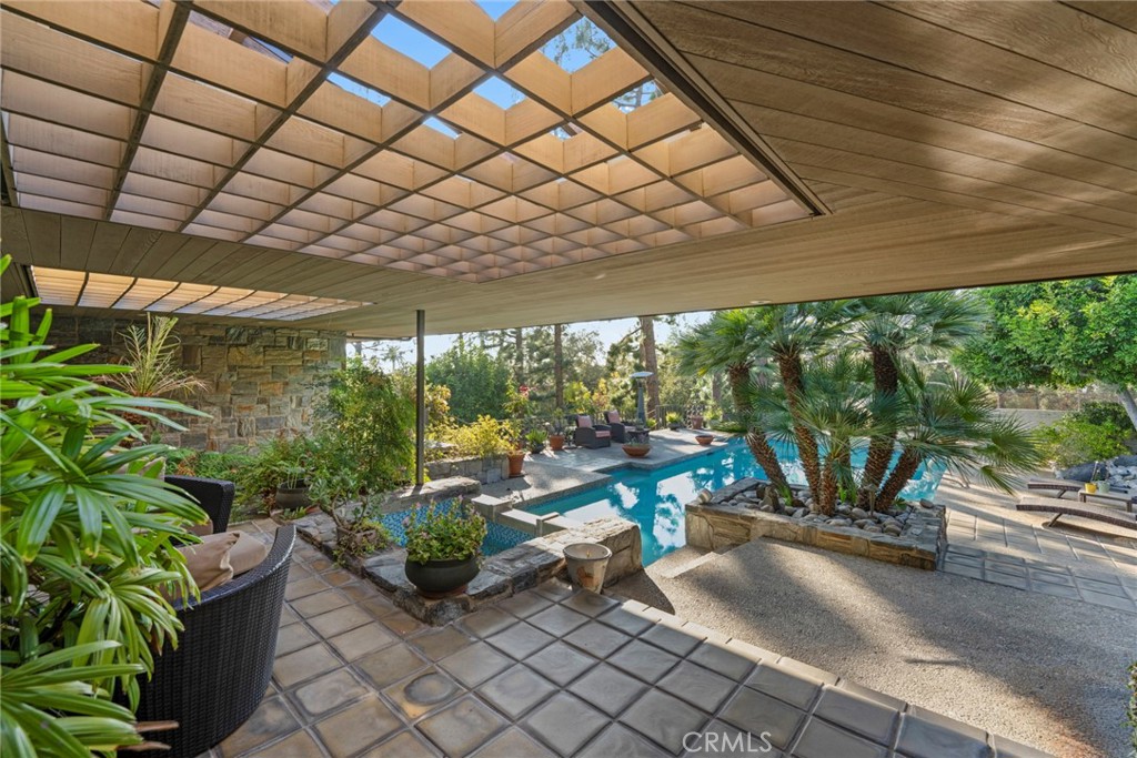 1458 Hillcrest, Pasadena, CA 91106