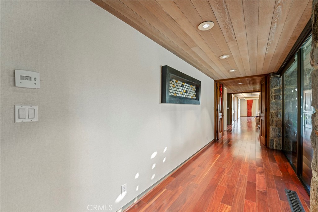 1458 Hillcrest, Pasadena, CA 91106