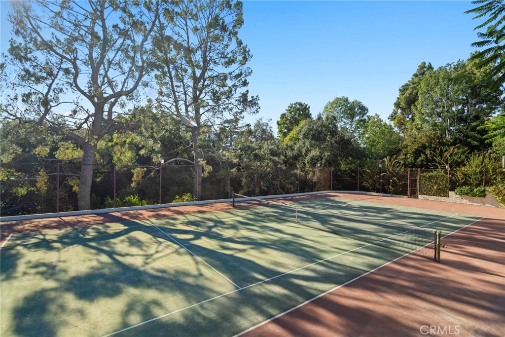 1458 Hillcrest, Pasadena, CA 91106