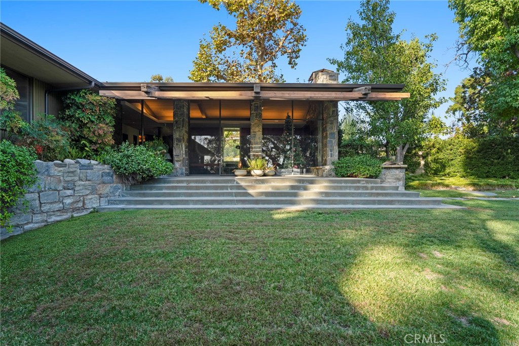 1458 Hillcrest, Pasadena, CA 91106