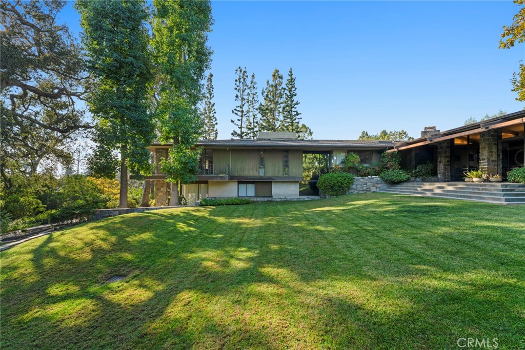1458 Hillcrest, Pasadena, CA 91106
