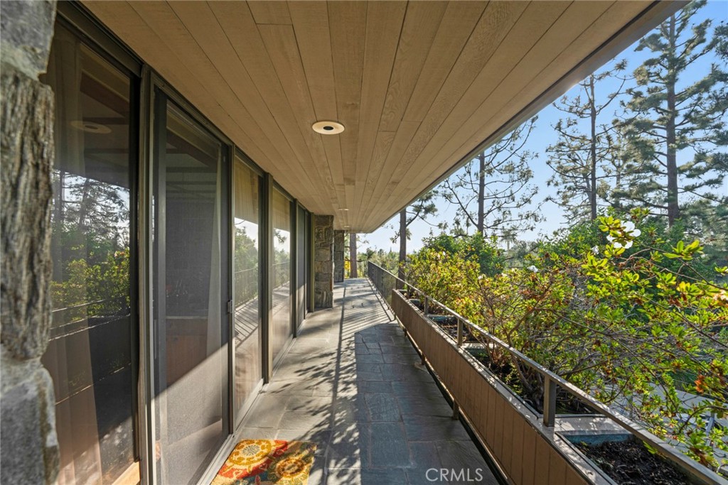 1458 Hillcrest, Pasadena, CA 91106