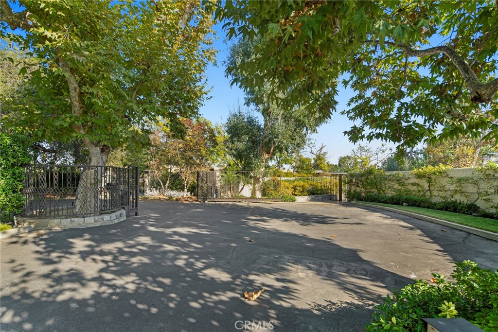 1458 Hillcrest, Pasadena, CA 91106