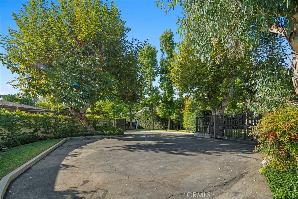1458 Hillcrest, Pasadena, CA 91106