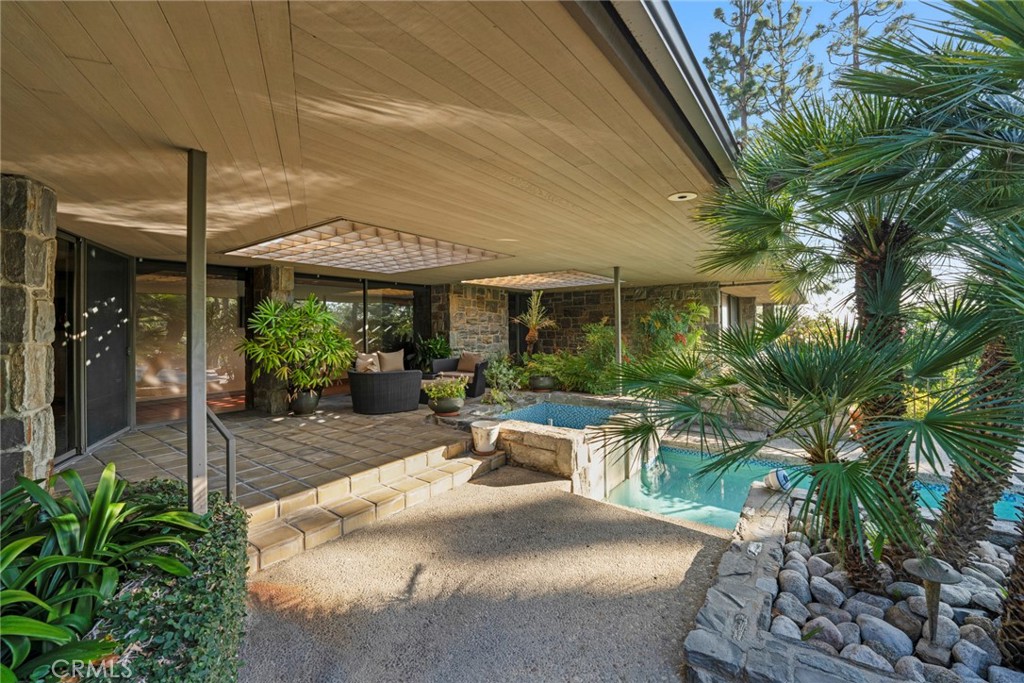 1458 Hillcrest, Pasadena, CA 91106