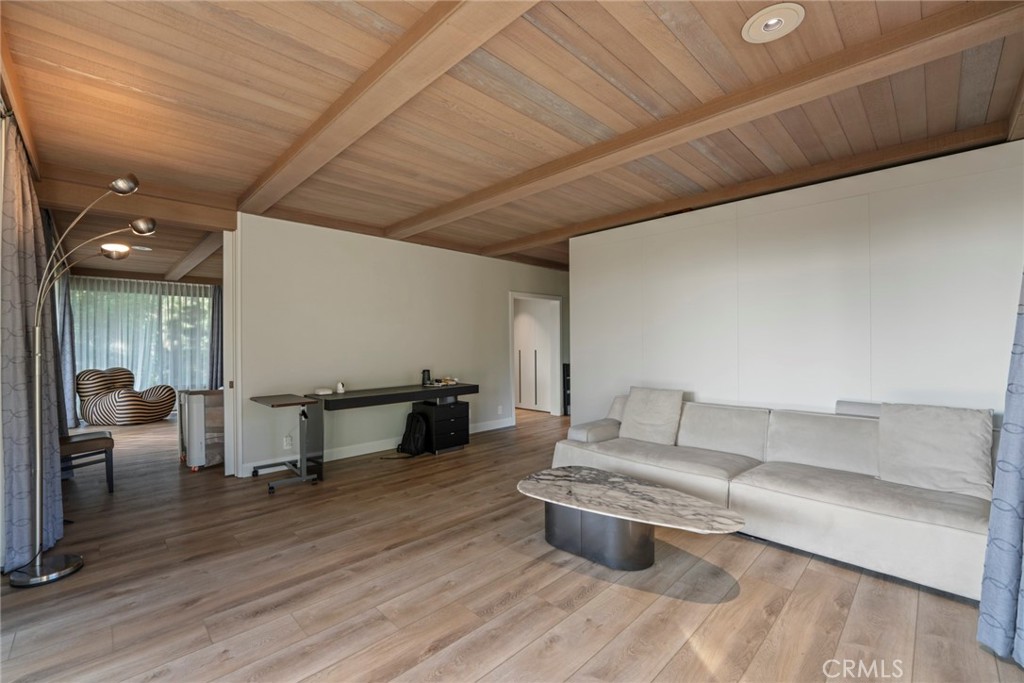 1458 Hillcrest, Pasadena, CA 91106