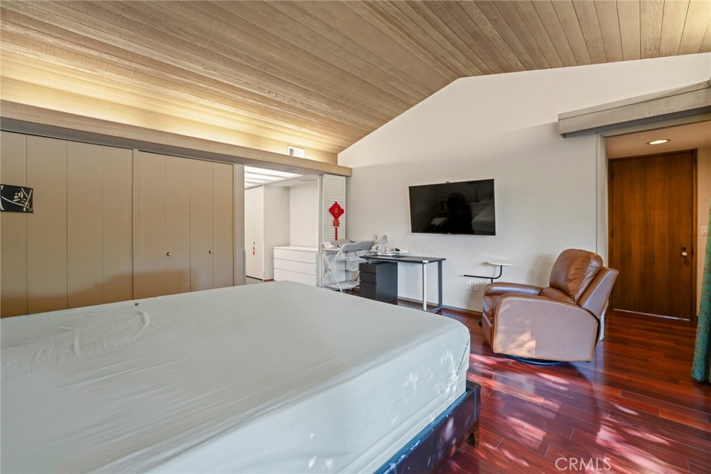1458 Hillcrest, Pasadena, CA 91106