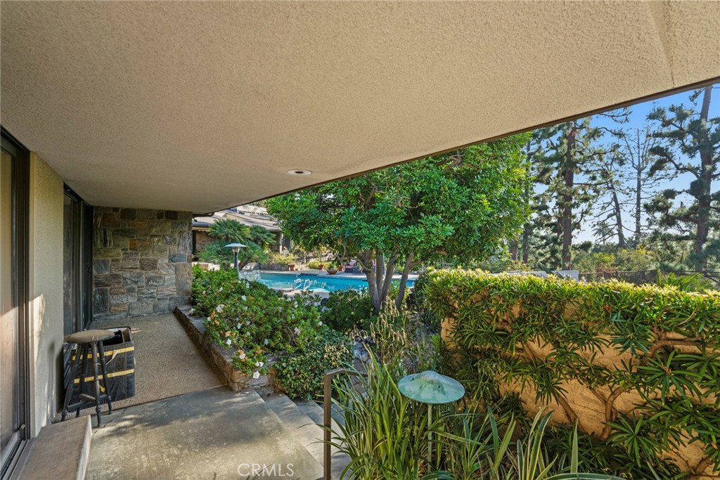 1458 Hillcrest, Pasadena, CA 91106