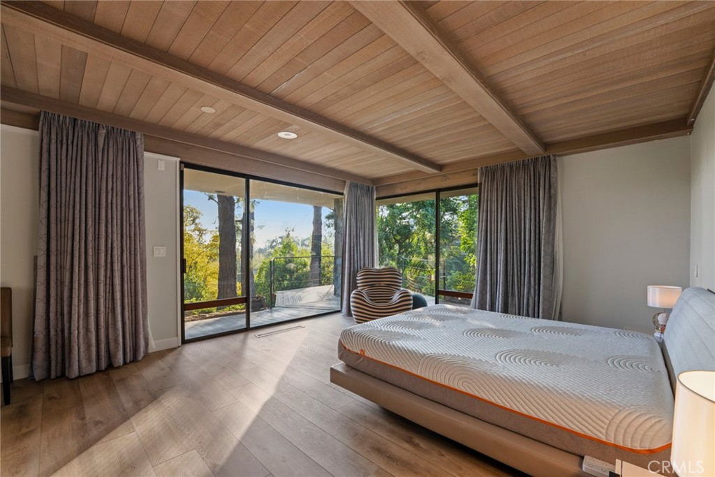 1458 Hillcrest, Pasadena, CA 91106