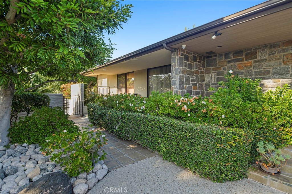 1458 Hillcrest, Pasadena, CA 91106