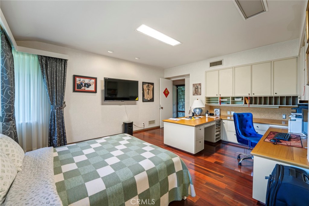 1458 Hillcrest, Pasadena, CA 91106