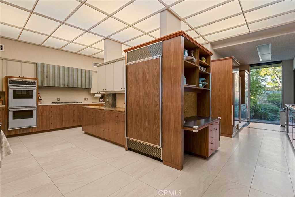 1458 Hillcrest, Pasadena, CA 91106