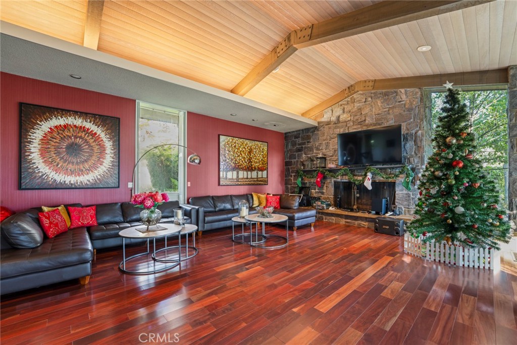 1458 Hillcrest, Pasadena, CA 91106