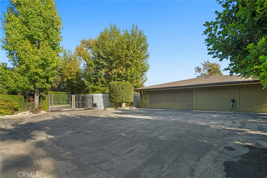 1458 Hillcrest, Pasadena, CA 91106