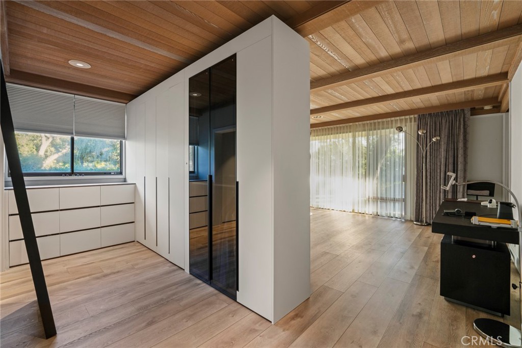 1458 Hillcrest, Pasadena, CA 91106