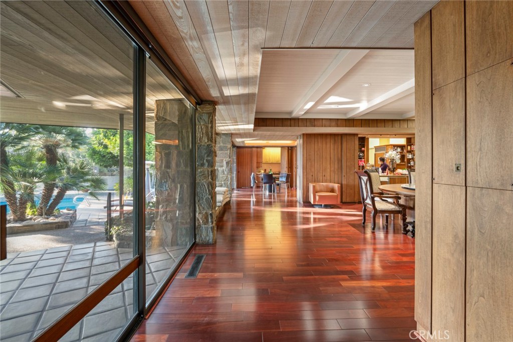 1458 Hillcrest, Pasadena, CA 91106
