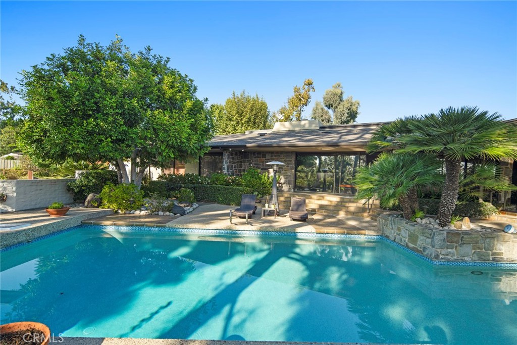 1458 Hillcrest, Pasadena, CA 91106