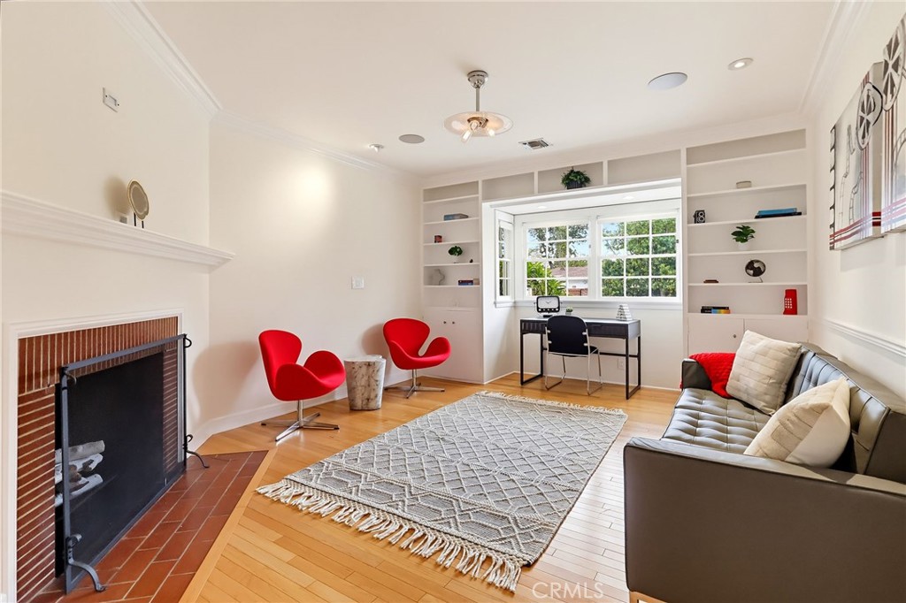 4455 California Avenue, Long Beach, CA 90807