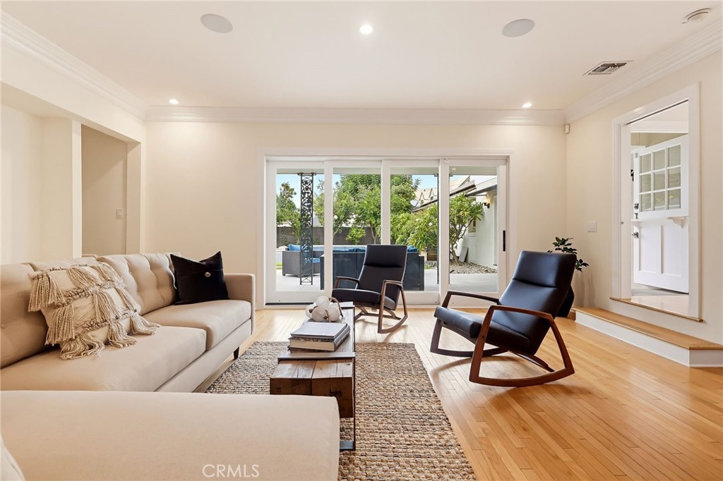 4455 California Avenue, Long Beach, CA 90807