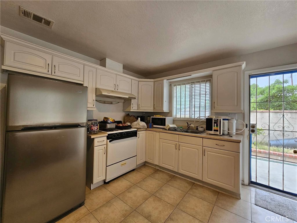 502 N Hampton St, Anaheim, CA 92801