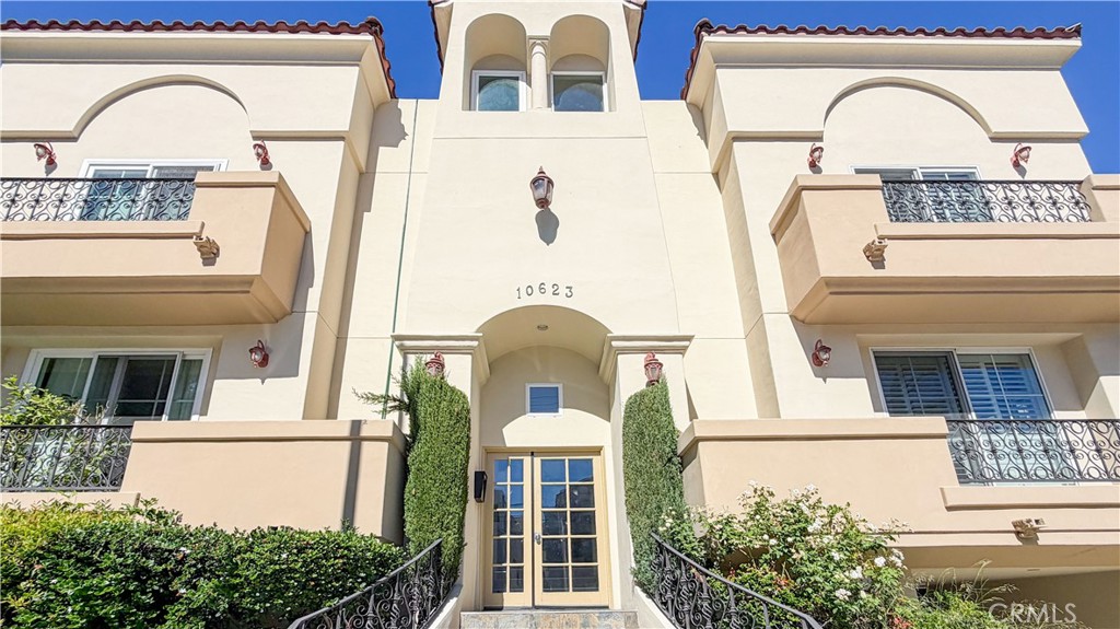10623 Moorpark, North Hollywood, CA 91602 10623 Moorpark, North Hollywood, CA 91602