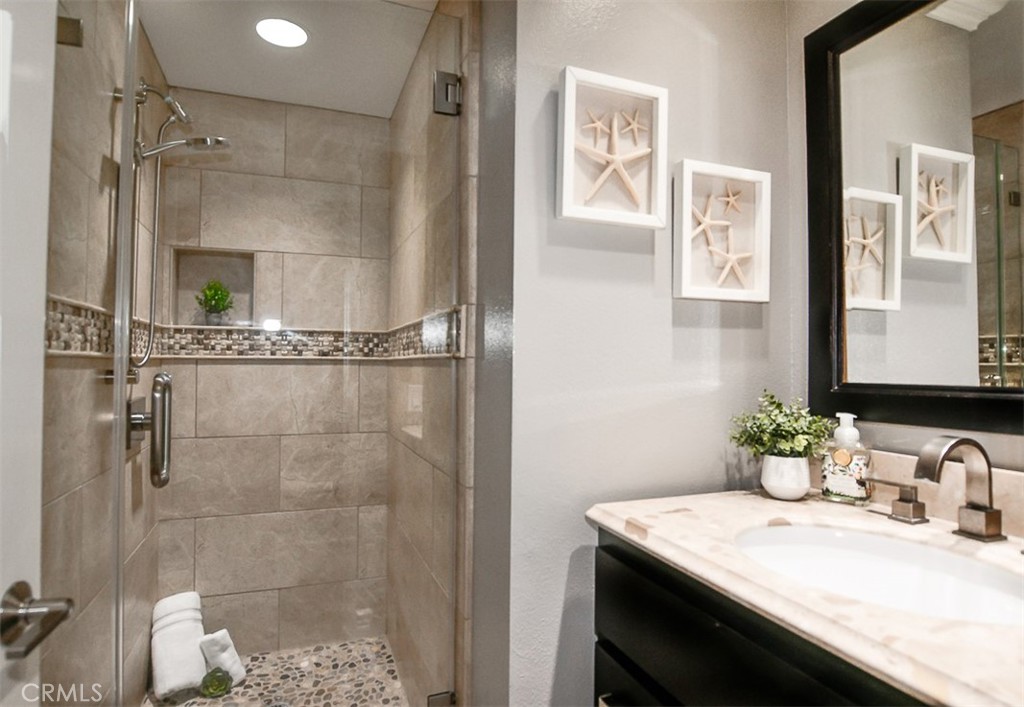 16125 Saint Croix Circle, Huntington Beach, CA 92649