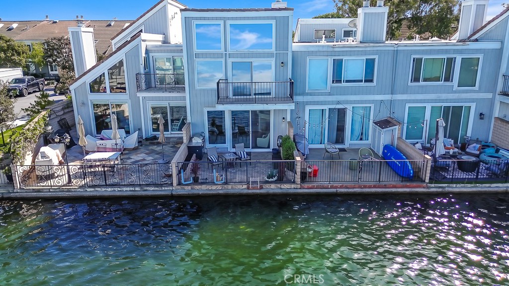 16125 Saint Croix Circle, Huntington Beach, CA 92649