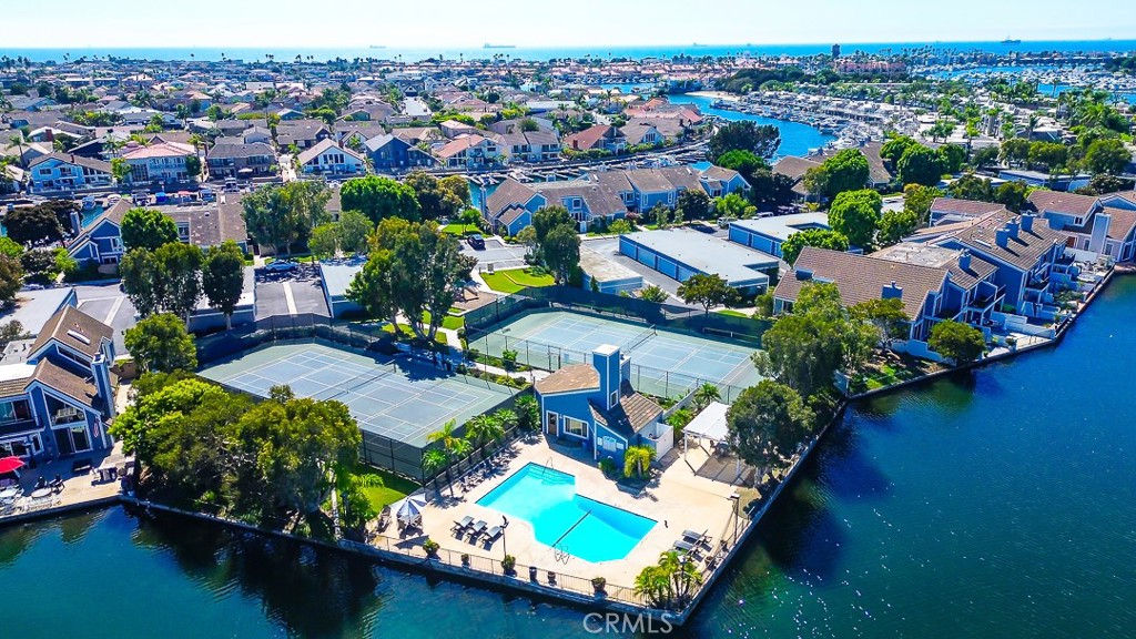 16125 Saint Croix Circle, Huntington Beach, CA 92649