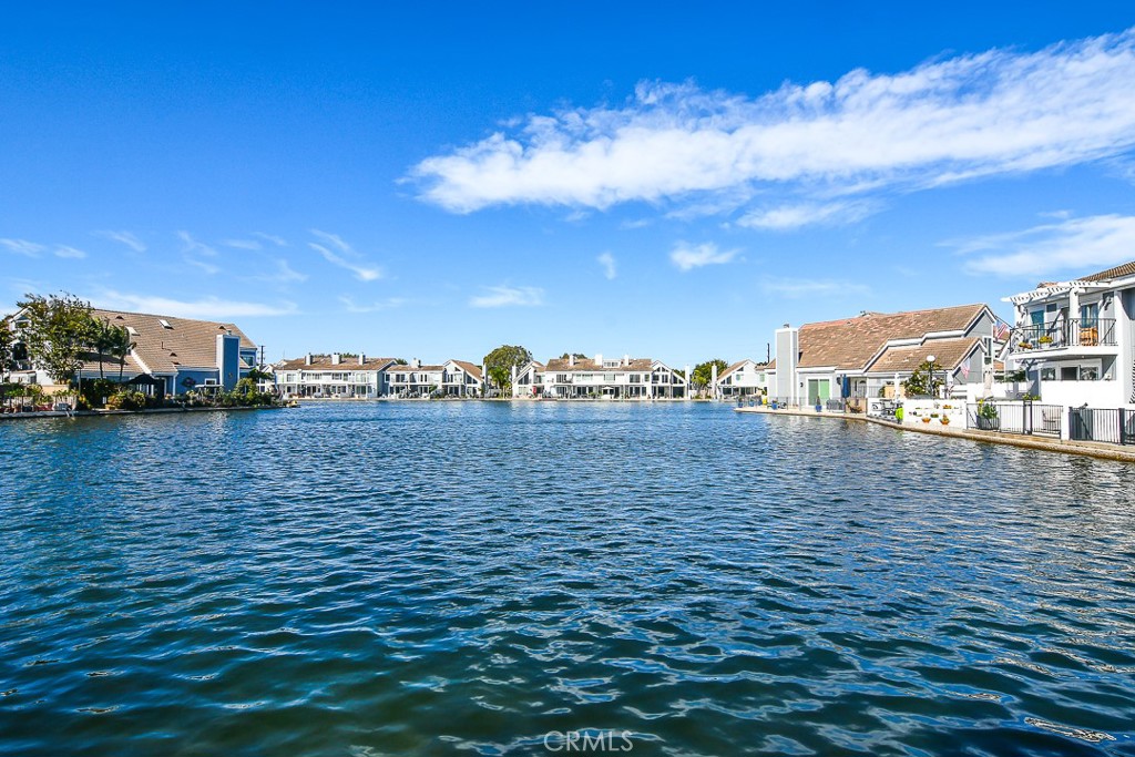 16125 Saint Croix Circle, Huntington Beach, CA 92649
