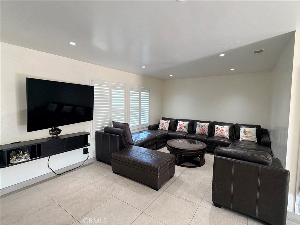 834 S Cornwall, Anaheim, CA 92804
